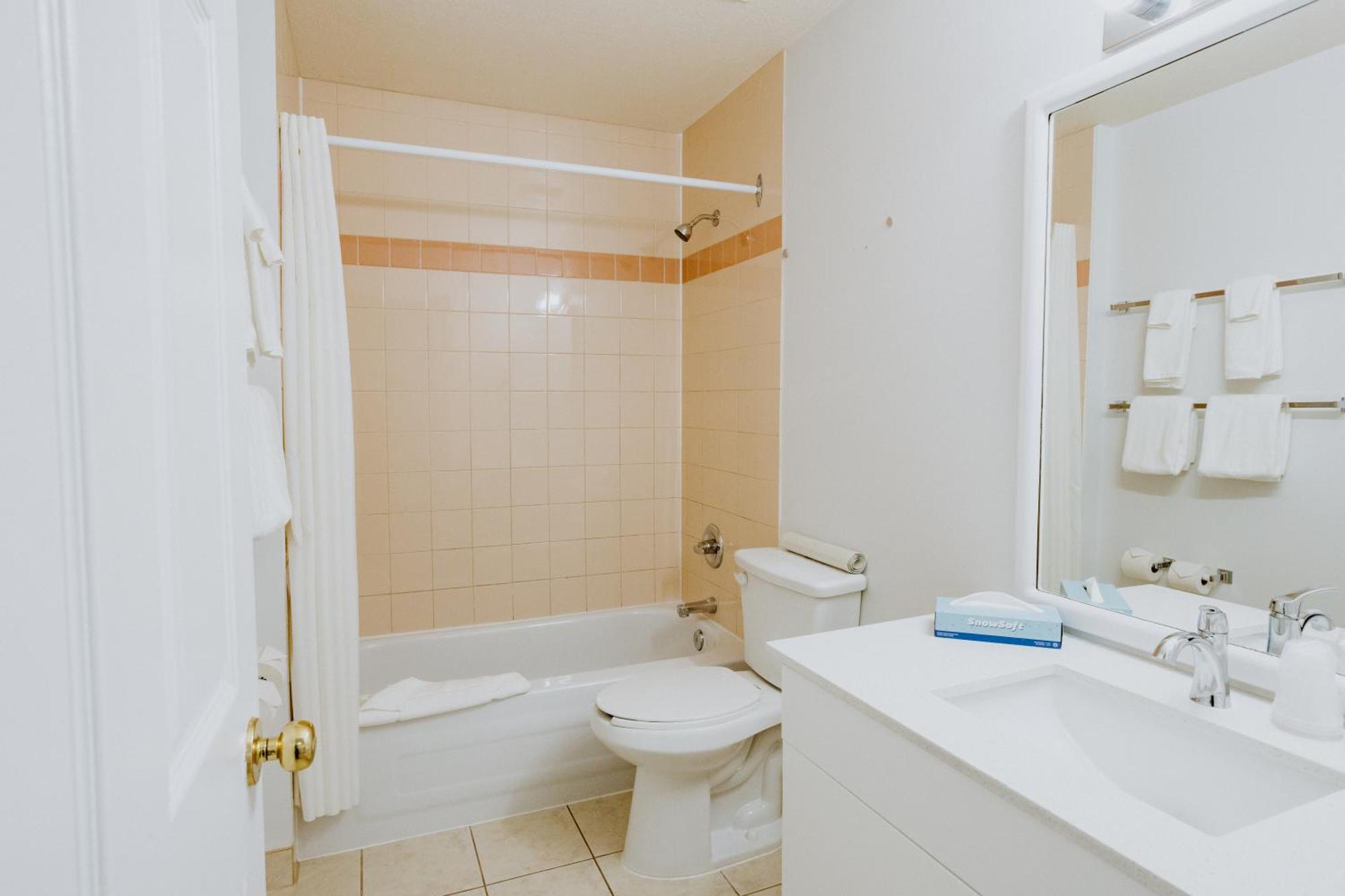 Western Budget Plus Mosaic Suites Penhold Kültér fotó