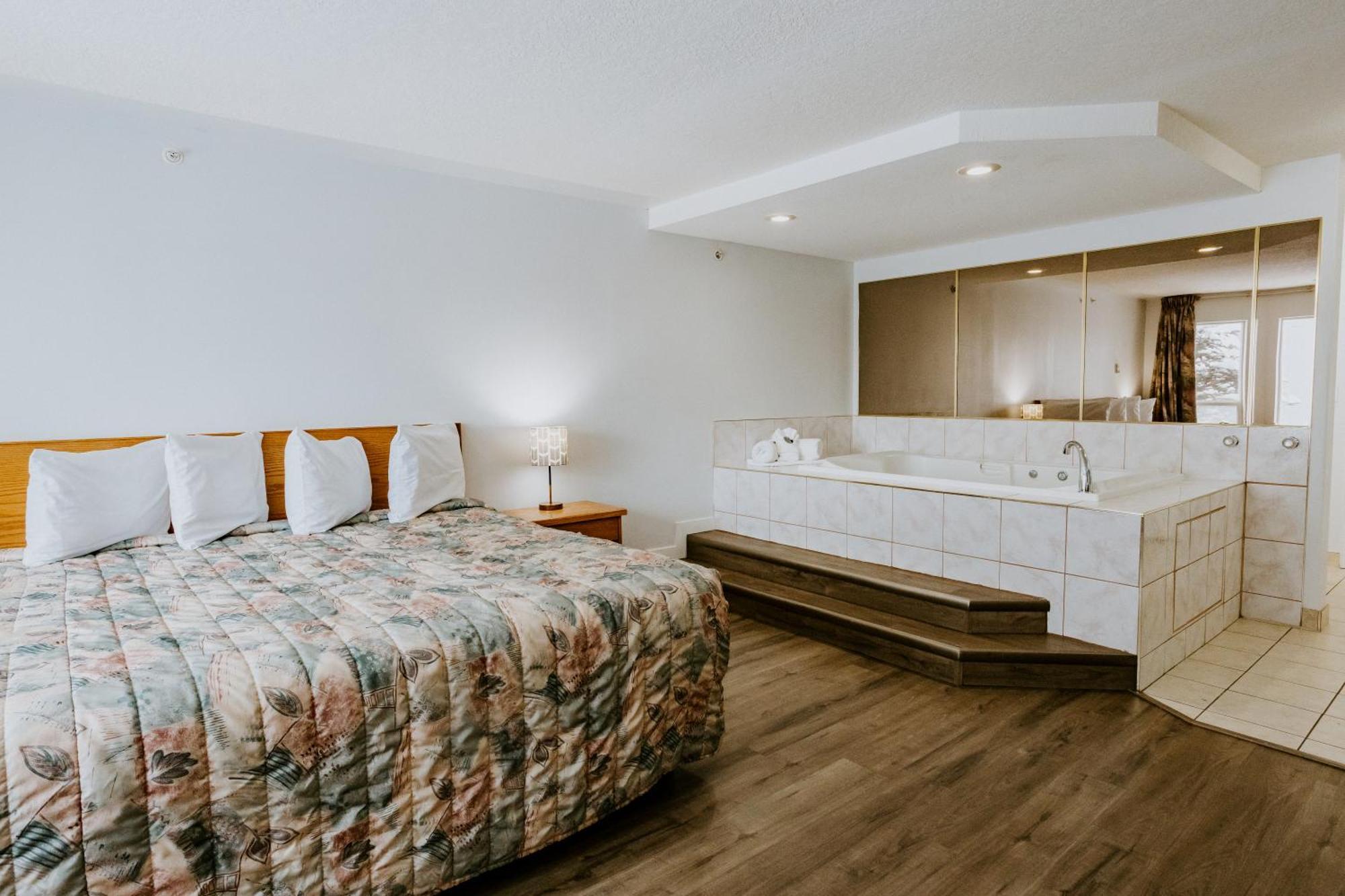 Western Budget Plus Mosaic Suites Penhold Kültér fotó